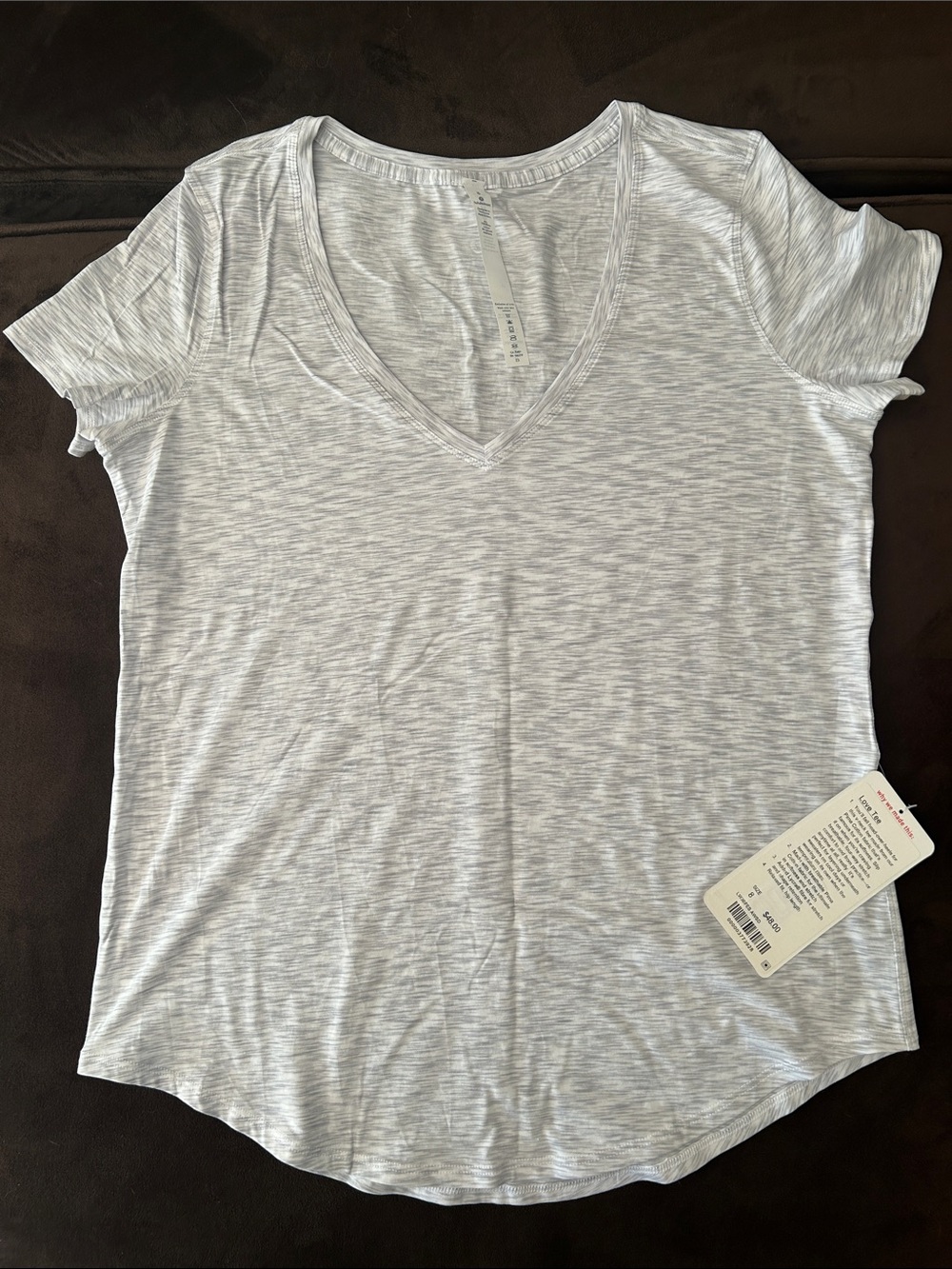VINTAGE NWT LULULEMON Love Tee Heathered Light Gray Short Sleeve V-Neck 8